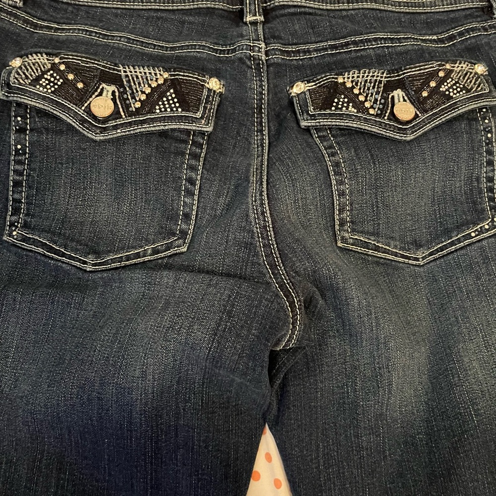 Embellished back pocket jeans